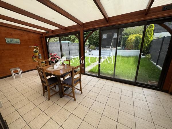 Maison
                                                                                                                                                                                                                                                                                                                        5 pièce(s)                                                                                                                                                                                                          3 chambre(s)                                                                                                                                                                                                          93  m²