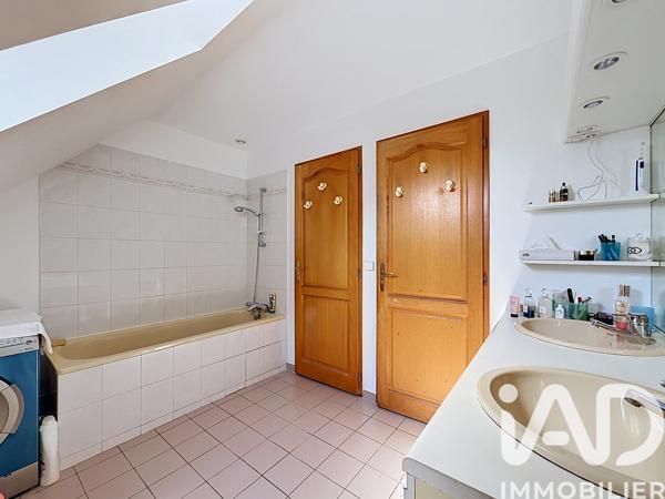 Maison à vendre 6 pièces 130 m² Saint-Rémy-lès-Chevreuse