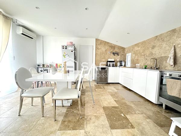 A VISITER SUR SORGUES (84)  - MAISON DE PLAIN PIED DE 98 ² env. SUR TERRAIN DE 281 m²