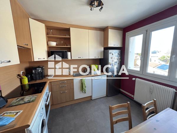 Location Appartement meublé 4 pièces 74.86 m² - 19 RUE DE LA SABLIERE Dijon 21000
