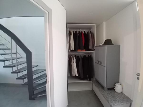 Pavillon mitoyen - Rénové - Puiseux En France 85.22 m2