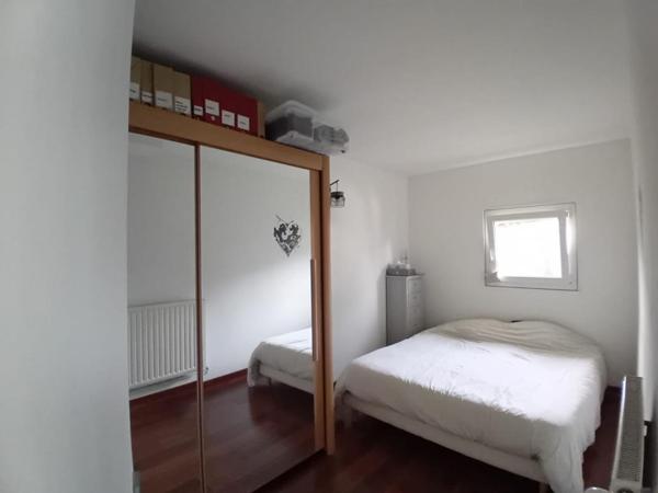 Pavillon mitoyen - Rénové - Puiseux En France 85.22 m2