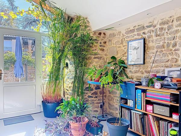 COEUR Lentilly, Maison 3-4 chambres, cachet, séjour cathédrale, jardin 100m²