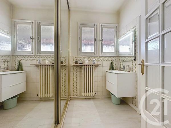 Appartement T6 à vendre  6 pièces - 183 m 2   ROUEN  - 76