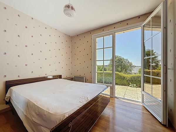 Maison offrant un beau potentiel avec vue dégagée, idéalement située à Chalonnes-sur-Loire, à proximité de la gare.