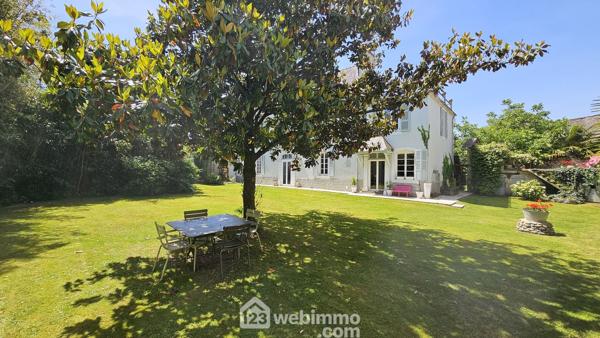 Maison de maître 284 m² à Nay 64800