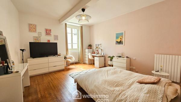 Maison de maître 284 m² à Nay 64800