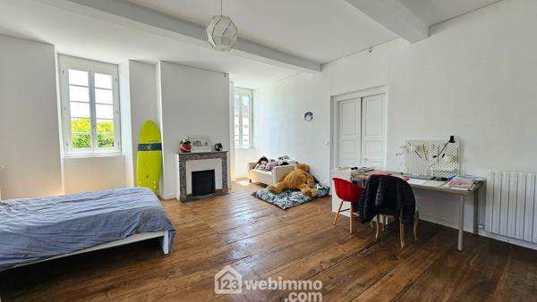 Maison de maître 284 m² à Nay 64800
