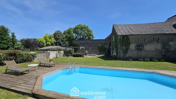 Maison de maître 284 m² à Nay 64800