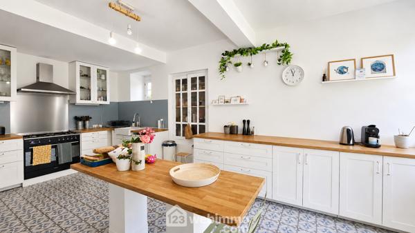 Maison de maître 284 m² à Nay 64800