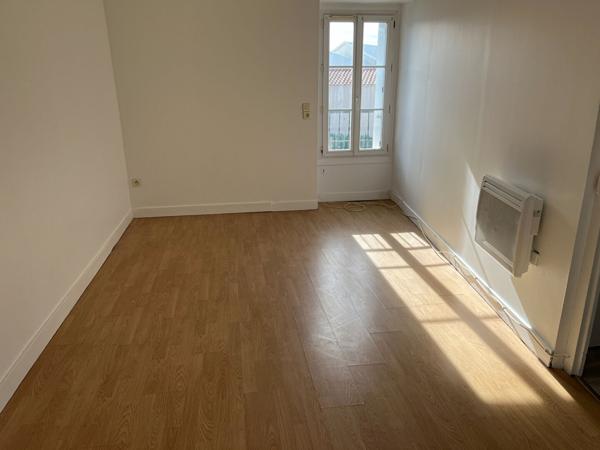 Maison Le Poire Sur Vie 2 pièce(s) 70 m2
