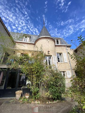 Maison bourgeoise avec ses dépendances