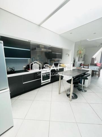 SPACIEUSE MAISON DE 200 M² SUR HONDSCHOOTE AVEC JARDIN