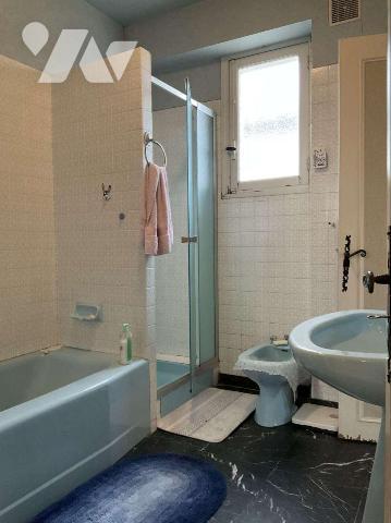 A VENDRE : Maison de ville dans GOURDON (Lot - 46) avec jardin de 2.679m² comprenant en rez-de-...