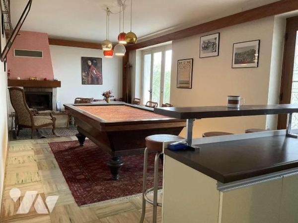 A VENDRE : Maison de ville dans GOURDON (Lot - 46) avec jardin de 2.679m² comprenant en rez-de-...