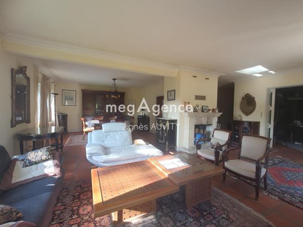 Maison à NERIS-LES-BAINS, 03310 - 6 pièces 290m²