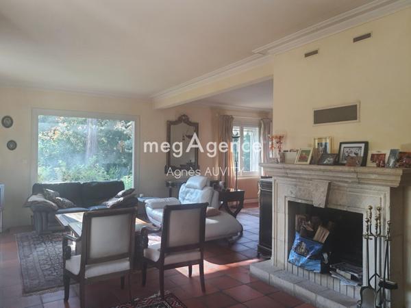 Maison à NERIS-LES-BAINS, 03310 - 6 pièces 290m²