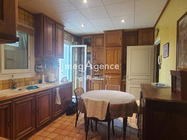 Maison à NERIS-LES-BAINS, 03310 - 6 pièces 290m²