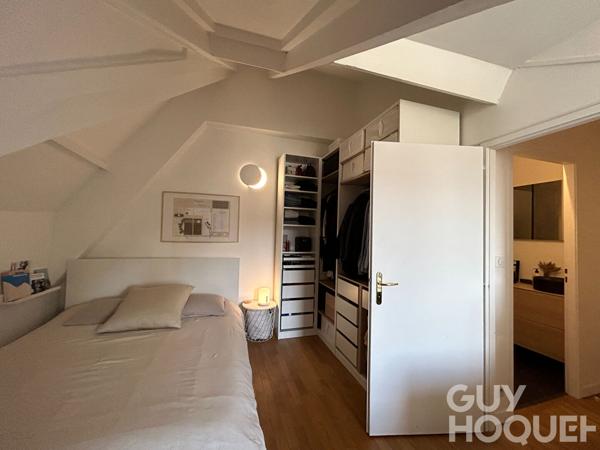 Versailles Chantiers - Dernier étage sous les toits, 56 m² Carrez / 75 m² au sol