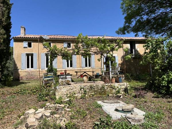 Maison à vendre 185 000 € Saint-Bonnet-sur-Gironde 6 p 173 m² DPE F