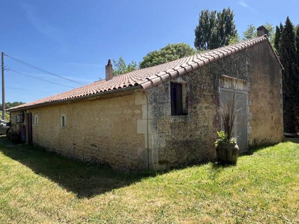 Maison à vendre 185 000 € Saint-Bonnet-sur-Gironde 6 p 173 m² DPE F