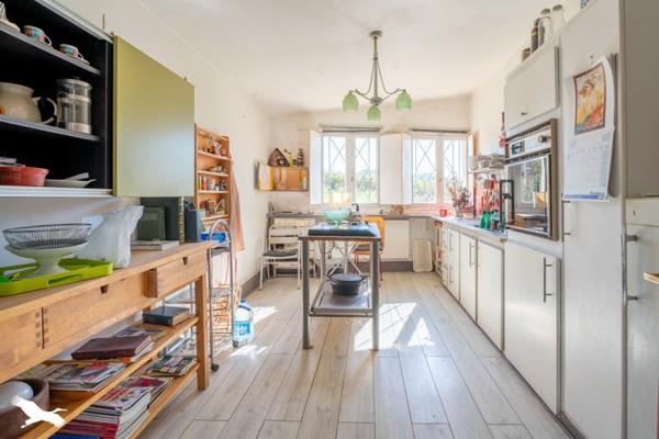 Maison à vendre 185 000 € Saint-Bonnet-sur-Gironde 6 p 173 m² DPE F