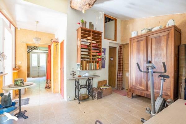 Maison à vendre 185 000 € Saint-Bonnet-sur-Gironde 6 p 173 m² DPE F
