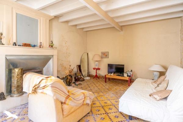Maison à vendre 185 000 € Saint-Bonnet-sur-Gironde 6 p 173 m² DPE F