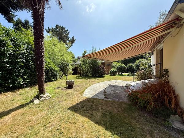 À vendre, Maison 5 chambres + hangar sur 1893 m² de terrain à bâtir, à 1 km des plages de Bénodet