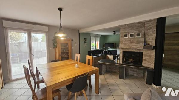 Maison rénovée avec dépendance sur 806 m² terrain semi clôturé 