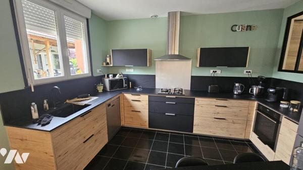 Maison rénovée avec dépendance sur 806 m² terrain semi clôturé 