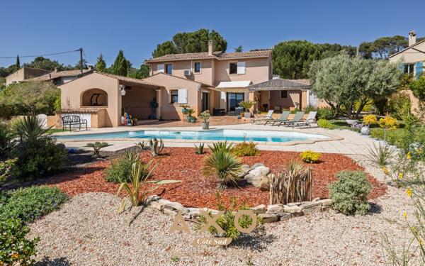 PERTUIS – MAISON – 200 m² – 4 CHAMBRES – PISCINE – POOL-HOUSE – TERRAIN 2 000 m² – 920 000 €