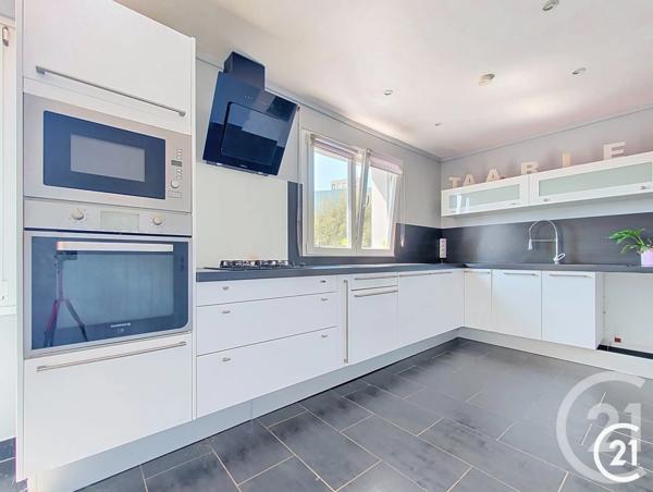 Appartement F6 à vendre  6 pièces - 133,60 m 2   MONTBELIARD  - 25