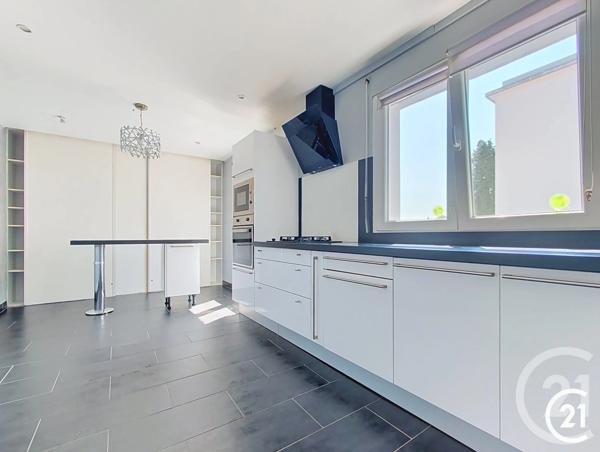 Appartement F6 à vendre  6 pièces - 133,60 m 2   MONTBELIARD  - 25