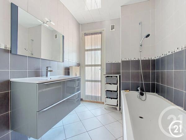 Appartement F6 à vendre  6 pièces - 133,60 m 2   MONTBELIARD  - 25