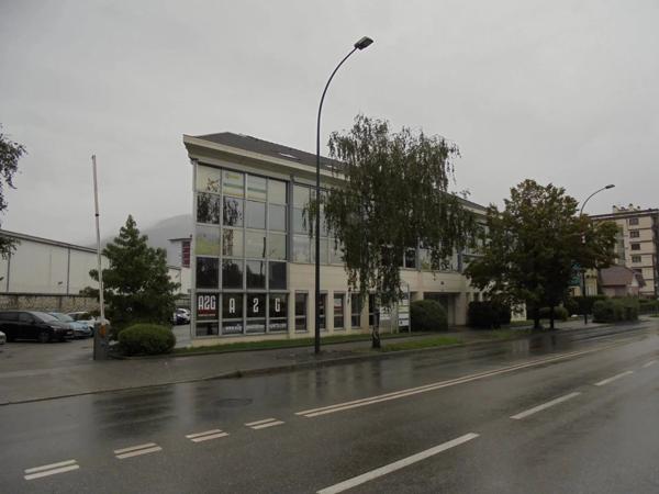 Annecy (74940) Bureau avec parking