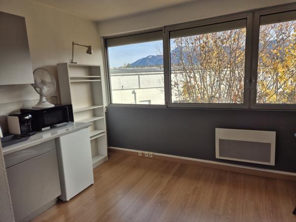 Annecy (74940) Bureau avec parking