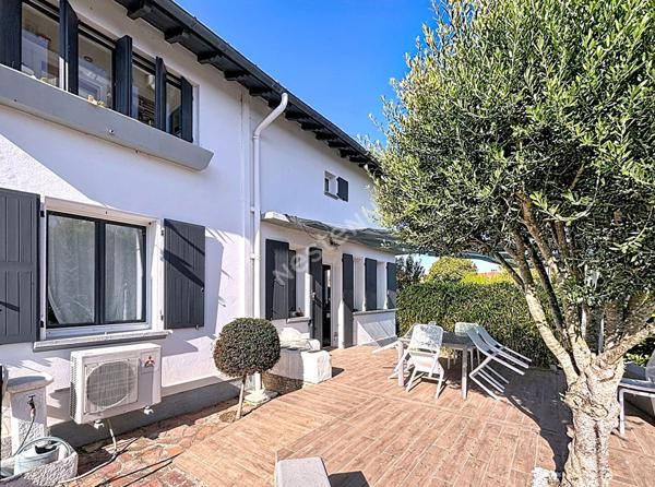 Charmante maison de 205 m² avec piscine et dépendance à 8 min de Fronton