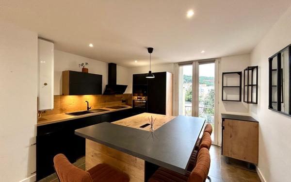 Appartement à vendre    4 pièces • 87 m2 Sète