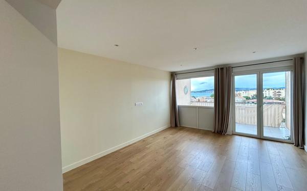 Appartement à vendre    4 pièces • 87 m2 Sète