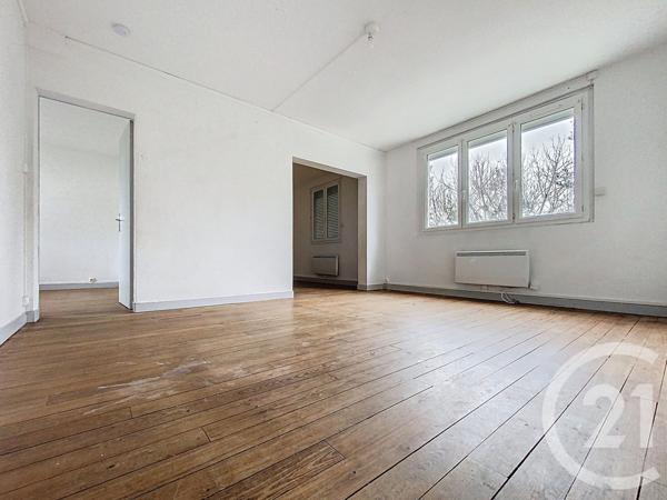 Appartement F2 à vendre  2 pièces - 53 m 2   ROCHEFORT  - 17