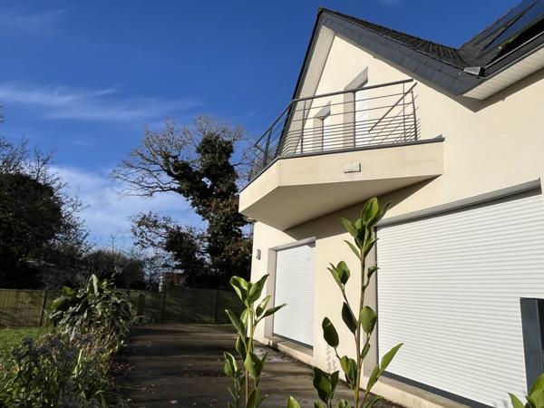 Maison à louer 890 € CC SIZUN 6 p 158 m² DPE A