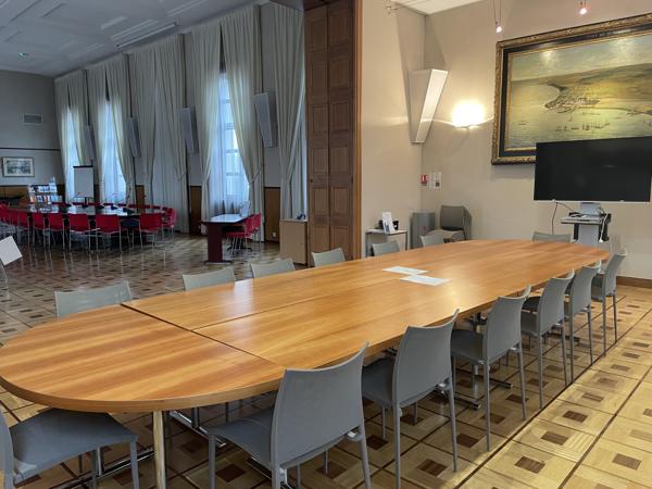 Bureaux à louer à Saint-Nazaire avec jardin paysager et parking privé