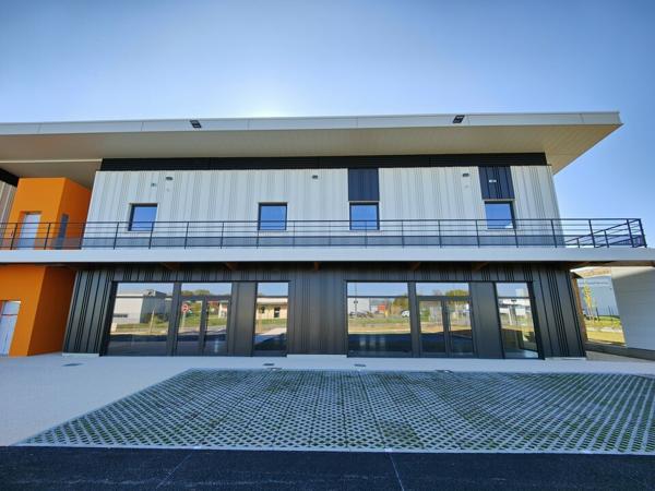 POITIERS SUD ZONE AUCHAN - BUREAUX NEUF A LOUER 130M²