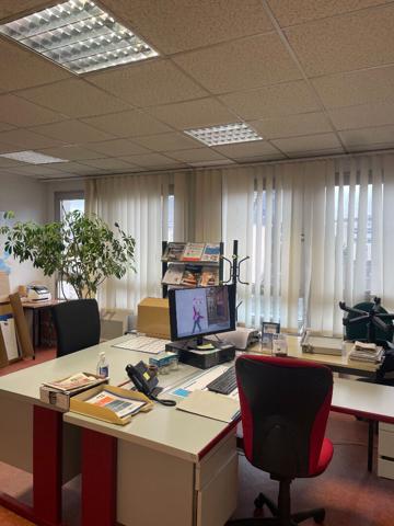 A VENDRE - LIMOGES - Plateau de bureaux d'environ 167 m² avec 3 places de parking
