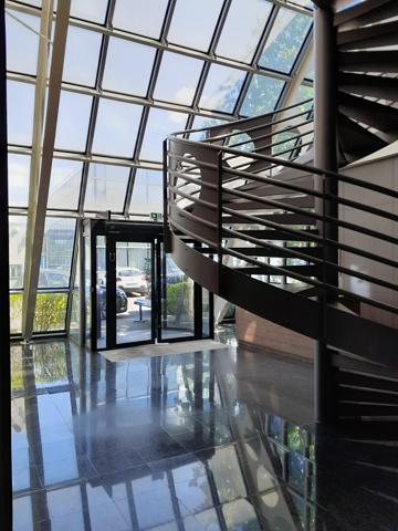 Bureaux modulables à louer à Roissy-en-France avec accès livraison