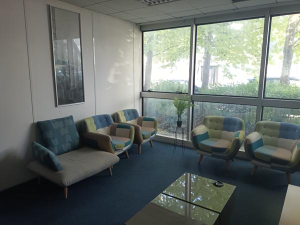 Bureaux modulables à louer à Roissy-en-France avec accès livraison