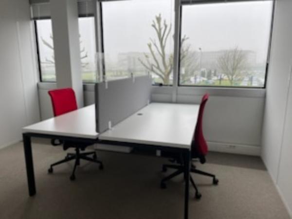 Bureaux modulables à louer à Roissy-en-France avec accès livraison