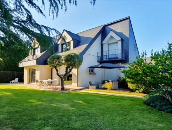 MESNIL ESNARD MAISON CONTEMPORAINE 250 M2