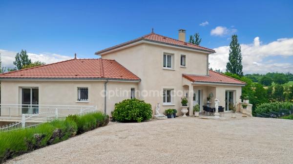 Villa 190 m² hab - 7 pièces à CREUZIER LE VIEUX (03)